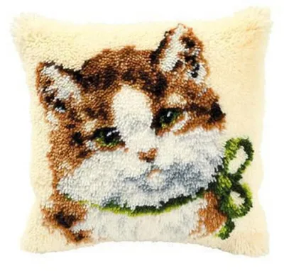 Produktbild von Auslaufmodell Vervaco Knüpfkissen "Katze mit Scheife"