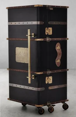 Produktbild von Casa Padrino Luxus Barschrank mit Rollen Antik Schwarz 59 x 51 x H. 120 cm - Kofferschrank im Retro Look - Retro Stil Weinschrank - Bar Möbel - Luxus Möbel
