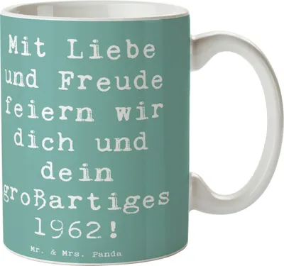 Produktbild von Mr. & Mrs. Panda Becher Spruch 1962 Geburtstag - Meeresbrise - Geschenk, Kaffeetasse, Liebe, Alter, Jubiläum, Tasse, Freundschaft, Geburtsjahr, großartiges, Kaffeebecher