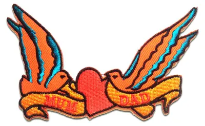 Produktbild von Mum Love Dad Tattoo Biker - Aufnäher, Bügelbild, Aufbügler, Applikationen, Patches, Flicken, Zum Aufbügeln, Größe: 10.7 x 6.6 cm