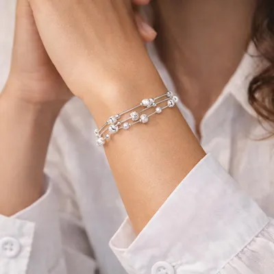 Produktbild von Damen Armband Silberfarben mehrreihig mit Kugeln filigran elegant verstellbar 17+3cm, J0789