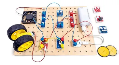 Obrázok produktu pre Hape Objavovacia základňa s elektrickým obvodom Es/fr/en Béžová  Detská Béžová Jedna veľkosť