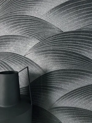 Produktbild von NEWROOM Tapete Schwarz Vliestapete Wellen - Mustertapete Modern Anthrazit Metallic Bogen Linien Streifentapete Grafik