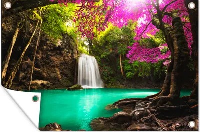 Produktbild von MuchoWow® 90x60 cm Outdoor-Poster Gartendeko Sichtschutz Garten Poster für den Garten  Ein Wasserfall im Herbstwald am Erawan-Wasserfall