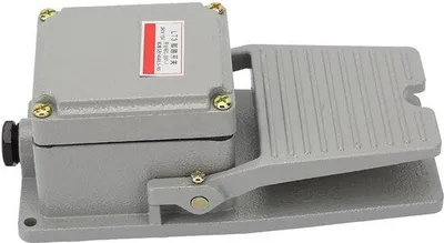 Immagine prodotto di Pedalina in alluminio con superficie antiscivolo e contatti argentati