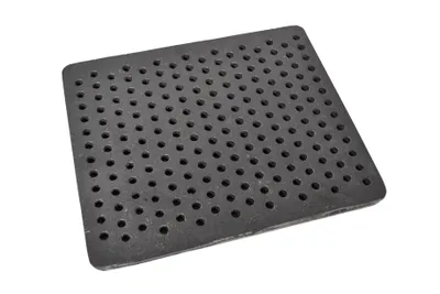 Immagine prodotto di SEZAM Griglia per stufa 31 x 26 cm in ghisa Griglia in ghisa con fori Griglia per camino Griglia quadrata per cenere Griglia per stufa Griglia da tavolo Griglia per stufa Griglia per camino