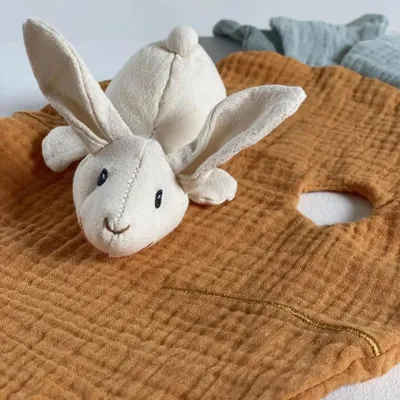 Produktbild von Doudou Schmusetuch Hase – Kuscheliger Spaß für die Kleinsten