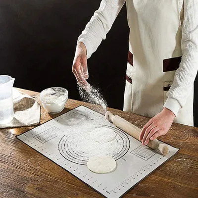 Obrázek produktu pro Silikonová podložka na pečení velká 70 x 50 cm Neklouzavá Nepřilnavá podložka na pečivo na pečení Těsta Rolovací podložka na těsto Permanentní podložka na pečení Podložka na těsto Podložka na těsto Opakovaně použitelná permanentní silikonová podložka (černá)