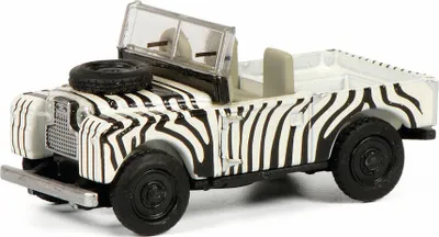 Produktbild von Schuco 452651700 - Modellfahrzeug Land Rover 88, 1:87