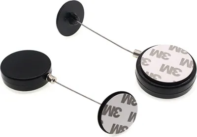 Produktbild von INF Einziehbarer Kabelaufroller - Schwarz, 1m, Verschluss & Eisenkappe (2er-Pack)