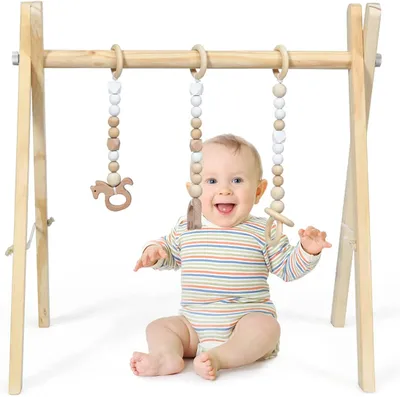 Produktbild von Spieltrapez aus Holz, Motorikspielzeug für Babys, Spielbogen mit 3 Spielzeugringe & 2 Kleinen Tiermodellen, Aktivitätszentrum mit Dreieckigen Struktur, für Kinderzimmer (Natur)