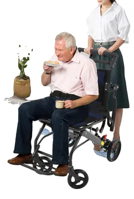 Produktbild von Faltrollstuhl, leichtes Gestell, maximale Tragfähigkeit 100 kg, Faltmaß 48x27x76 cm, Entfaltungsmaß 84x48x89 cm, bequeme Sitzbreite 40 cm