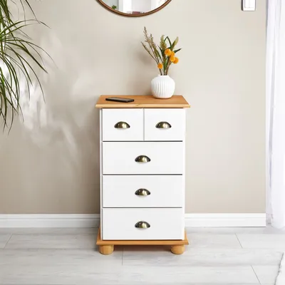 Produktbild von Schubladenkommode COLMAR, schöne Kommode mit 4 Schubladen, zeitose Kleinkommode aus massiver Kiefer in weiß/natur, praktisches Sideboard mit Muschelgriffen