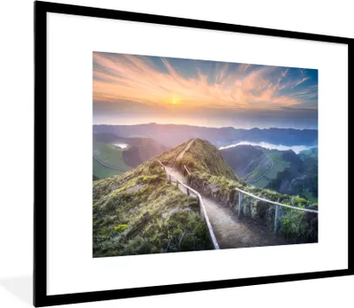Produktbild von MuchoWow® Gerahmtes Poster Berge - Sonne - Natur 80x60 cm - Poster mit Schwarzem Bilderrahmen Wandposter Rahmen Foto Bilder - Schlafzimmer-Dekorationen - Fotoposter