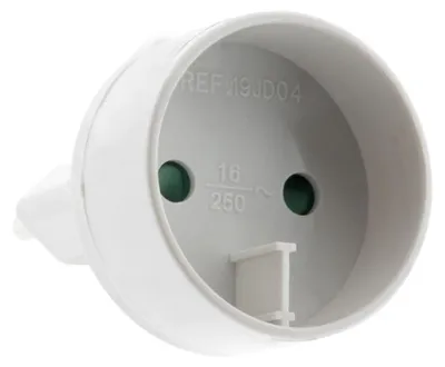 Productafbeelding van Type C-stekkeradapter (6 A) naar Type C-stopcontact (16 A) met Aarding, 1320 W
