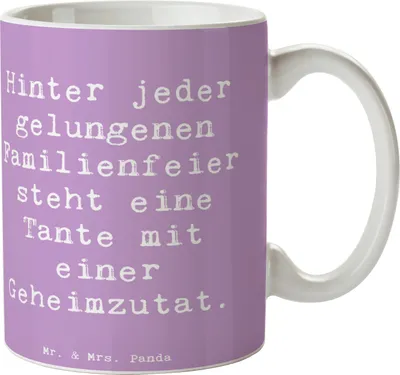 Produktbild von Mr. & Mrs. Panda Becher Spruch Tante Geheimzutat - Lavendeltraum - Geschenk, Rezept, Pott, Nichte, Teetasse, Dekoration, Kaffeebecher, herzerwärmende Sprüche, Feier