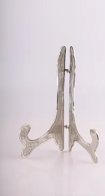 Produktbild von Buchständer, Tellerständer Messing vernickelt Silber (Höhe 18 cm)