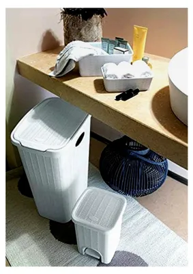 Produktbild von Wäschekorb im Rattan-Design mit Klappdeckel und 36 Litern Volumen, B 39 x T 28,5 x H 54,5 cm, Farbe Grau