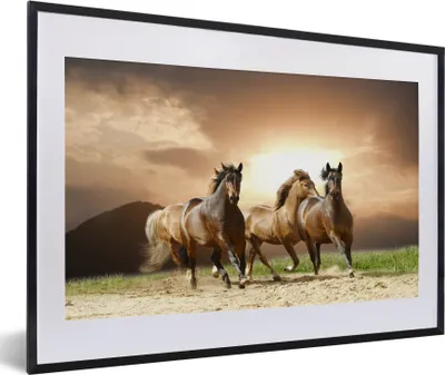Produktbild von MuchoWow® MuchoWow® Gerahmtes Poster Pferde - Sand - Sommer 60x40 cm - Poster mit zchwarzem Bilderrahmen - Schlafzimmer - Plakat in Rahmen - Drucken
