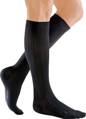 Immagine prodotto di medi Mediven for Men gambaletti a compressione Classe di compressione: KKL2 Taglia: IV Colore: navy Lunghezza aggiuntiva: normale