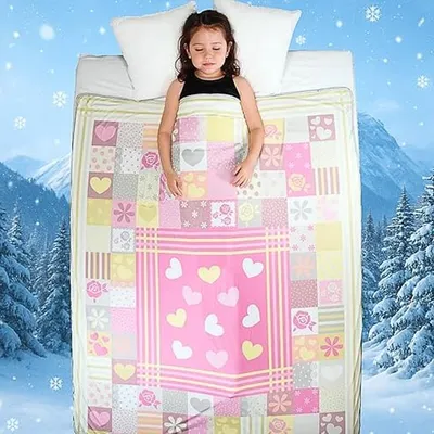 Productafbeelding van Zinello Design Koeldeken voor meisjes - zomerdeken FrostWeave Q-Max >0,4 harten patchwork ontwerp plaid ademende baby kinderen eenpersoons (130 x 170 cm)