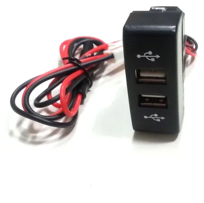 Zdjęcie produktu dla Podwójna ładowarka USB do montażu w samochodzie ciężarowym Mercedes Actros MP3, 12 V/24 V — przeznaczona do ładowania różnych urządzeń.