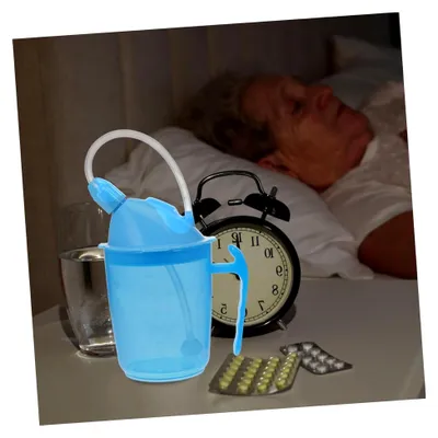 Produktbild von Auslaufsicherer Trinkbecher für Patienten mit Behinderung und Senioren