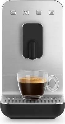 Produktbild von Smeg BCC01TPMEU/BCC01WHMEU/BLMEU/RDMEU Vollautomatische Espressomaschine, Edelstahlgehäuse, Integriertes Mahlwerk