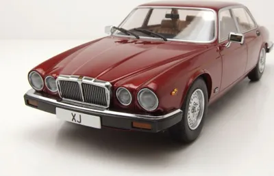 Produktbild von MCG 18176 Jaguar XJ Series III 1979 dunkelrot 1:18