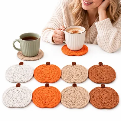 Produktbild von Kürbis Untersetzer 8er-Set, handgehäkelte Tassenuntersetzer aus Baumwollgarn, ca. 10 cm, Herbstdeko für Halloween, Erntedank & Thanksgiving