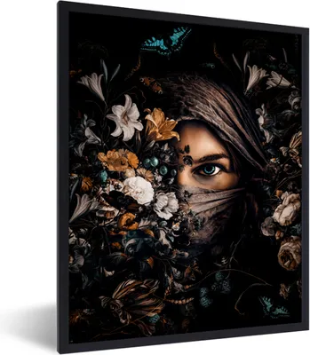 Produktbild von MuchoWow® Gerahmtes Poster Frau - Luxus - Blumen - Schmetterling - Porträt 60x80 cm - Poster mit Schwarzem Bilderrahmen Wandposter Rahmen Foto Bilder - Premium - Wanddeko Wohnzimmer