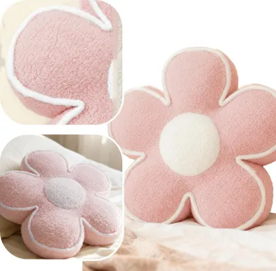 Produktbild von Dekoratives Kissen Boucle Blume Rosa 50X50