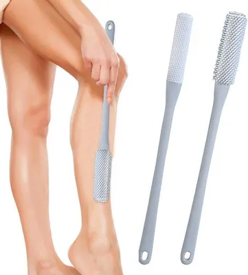 Produktbild von Silikon-Fußreinigungs-Stoßzüngler - 2 Stück - mit langem Stiel - weiches Silikon - 41 cm - für Fußpflege - Grau