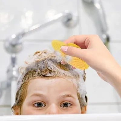 Produktbild von Silikon-Badebürste für Babys und Säuglinge zur Haarreinigung, sanftes Kopfhautmassagegerät mit weichen Borsten