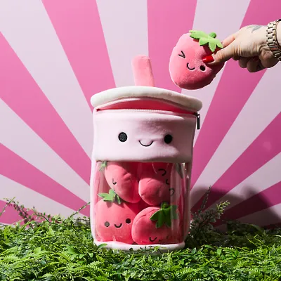 Produktbild von Bubble Tea Kawaii Erdbeerplüsch