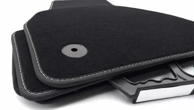 Obrázok produktu pre Koberečky do vozidla Volkswagen Tiguan II od roku 2016, velúrové, s bielym prešitím, sada 4 kusy, productTiles.product.images.aiGenerated