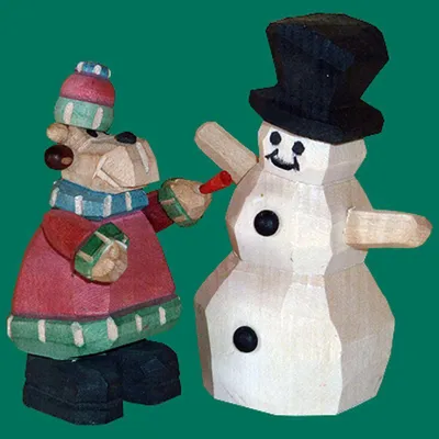Obrázek produktu pro Dřevěná figurka losa se sněhulákem výška 9cm NOVINKA
