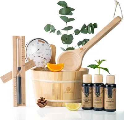Produktbild von Liebenstein 7-teiliges Premium-Komplettset – Kiefernholz Saunaeimer mit Kelle, 3 x Sauna-Aufguss, Sanduhr & Hygro-/Thermometer