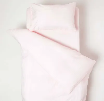 Produktbild von HOMESCAPES Kinderbettwäsche, rosa mit Satin-Streifen, 100% Baumwolle Fadendichte 330
