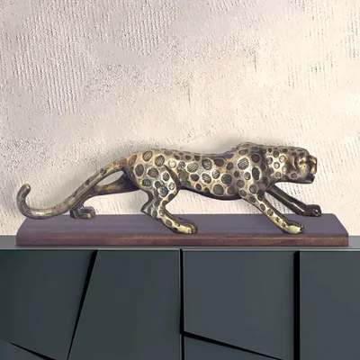 Produktbild von FineBuy Dekofigur Panther Aluminium Gold 63 cm mit Massivholz-Sockel Metall Deko Alu Modern Tischdeko Raubkatze Wohndeko Aluminiumdekoration