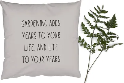Produktbild von MuchoWow® Zierkissen Sofakissen Wohnzimmer Dekokissen 40x40 cm Gartenarbeit - Zitate - Text - Gartenarbeit macht das Leben länger, und das Leben länger - Foto Kissen - Schlafzimmer Dekoration