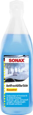 Produktbild von SONAX AntiFrost+KlarSicht Konzentrat (250 ml) ergibt bis zu 0,75 Liter Winter-Scheibenwaschwasser, sofort mischbereit, schlierenfrei, Antikalk-Effekt | Art-Nr. 03321000