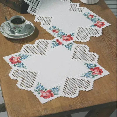 Immagine prodotto di Permin Hardanger confezione da ricamo per tovaglia "Hardanger", schema di conteggio, 42x42cm, 10-3870