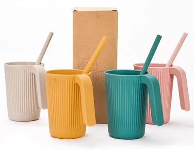 Produktbild von Edelstahl-Becher 350ml, 4er-Set, Mehrweg, mit Strohhalmen