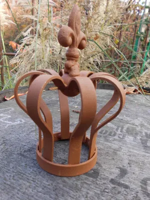 Produktbild von Kleinere, sehr stabile Dekokrone massiv Rost 14 cm hoch