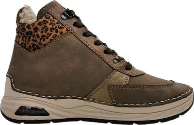 Imagen del producto de Zapatos de cordones marrones para mujer de la marca Rieker, ideales para uso diario