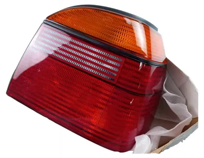 Obrázok produktu pre Originálne zadné svetlo (pravé) pre Volkswagen Golf, modelové roky 1992-1998, kód dielu: 1H6945112A