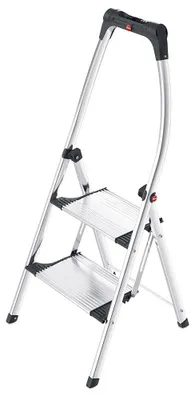 Produktbild von Hailo K100 Topline Alu-Klapptritt-Leiter - 2 extra große Stufen bis 150kg - Komfort-Trittleiter mit hochgeschwungenem Sicherheitsbügel & Ablageschale - Füße mit Soft-Grip-Sohle - rostfrei - Silber