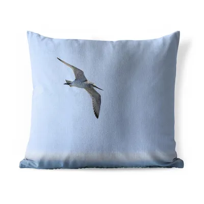 Produktbild von MuchoWow® Outdoor Kissen - Rotschnabelschnepfe fliegt über den Strand - 50x50 cm - Wetterfest - Lounge Kissen - Komfortabel - Kissen mit Bild