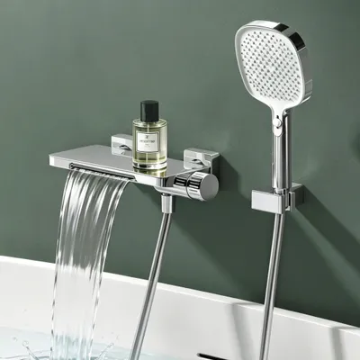 Produktbild von Mai & Mai Badewannenarmatur mit Handbrause Wasserfall Wannenarmatur 4 Strahlarten Wandarmatur für Badewanne aus Messing Silber DSN-403